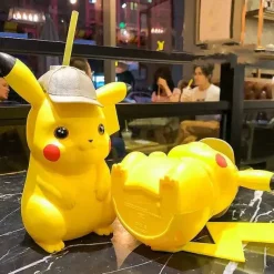 Pkm.store Sommer-Detektiv Pikachu Trinkflasche (650Ml)