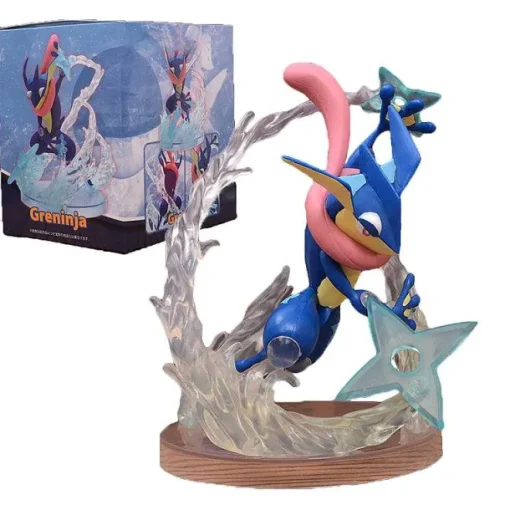 Pkm.store Pokemon Figuren-Greninja Pokemon Quajutsu Sammelfigur Mit Ornamenten