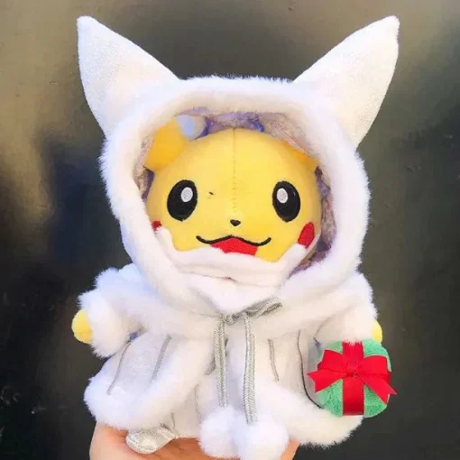 Pkm.store Pokemon Kuscheltiere-Pikachu Kuscheltier In Weihnachtlichen Motiven