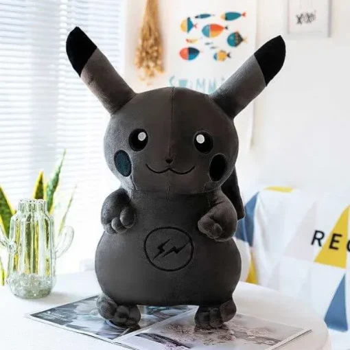 Pkm.store Detektiv Pikachu-Pikachu Plusch Pokemon Figur In Schwarz