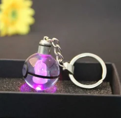 Pkm.store Sonstiges Merchandise-Pokeball Anhanger Mit Pokemon Motiven Und Farbwechsel