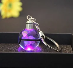 Pkm.store Sonstiges Merchandise-Pokeball Anhanger Mit Pokemon Motiven Und Farbwechsel