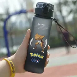 Pkm.store Sommer-Pokemon 560Ml Trinkflasche Fur Sport, Schule, Sommer