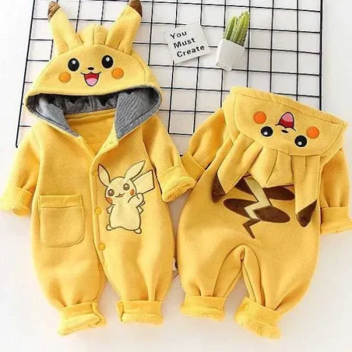 Pkm.store Herbst & Winter-Pokemon Pikachu Baby Strampler