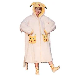 Pkm.store Herbst & Winter-Pokemon Pikachu Kuscheliger Fleece Bademantel