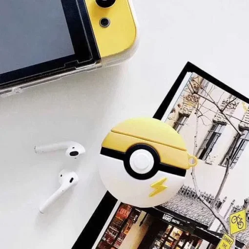 Pkm.store Sonstiges Merchandise-Pokemon Poke Ball Airpod Case Schutzhulle Im Pokeball Look