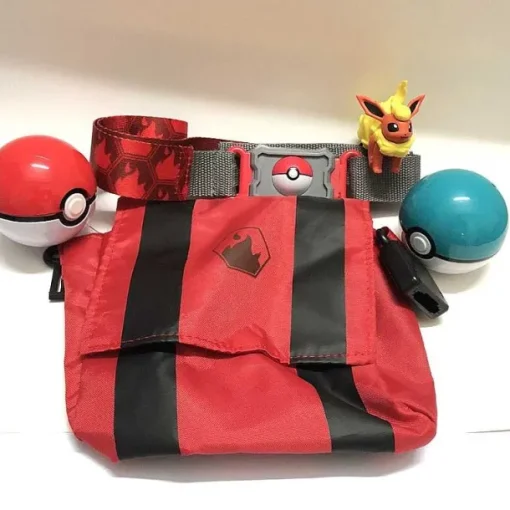 Pkm.store Sonstiges Merchandise-Pokemon Poke Ball Gurtel Mit 2X Pokeball Und 1X Figur