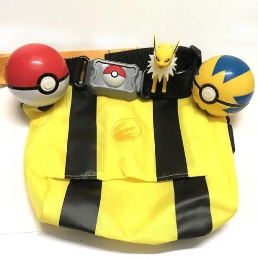Pkm.store Sonstiges Merchandise-Pokemon Poke Ball Gurtel Mit 2X Pokeball Und 1X Figur