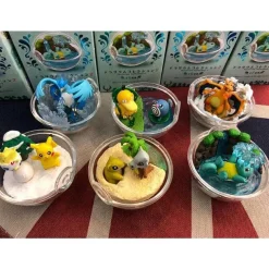 Pkm.store Pokemon Figuren-Pokemon Terrarium Collection Mit Schiggy, Enton, Glurak, Articuno, Cubone, Togepi, Poliwag