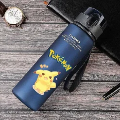 Pkm.store Sonstiges Merchandise-Sport Und Trinkflasche Mit Pokemon Pikachu Motiv
