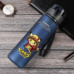 Pkm.store Sonstiges Merchandise-Sport Und Trinkflasche Mit Pokemon Pikachu Motiv