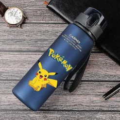 Pkm.store Sonstiges Merchandise-Sport Und Trinkflasche Mit Pokemon Pikachu Motiv