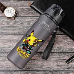 Pkm.store Sonstiges Merchandise-Sport Und Trinkflasche Mit Pokemon Pikachu Motiv